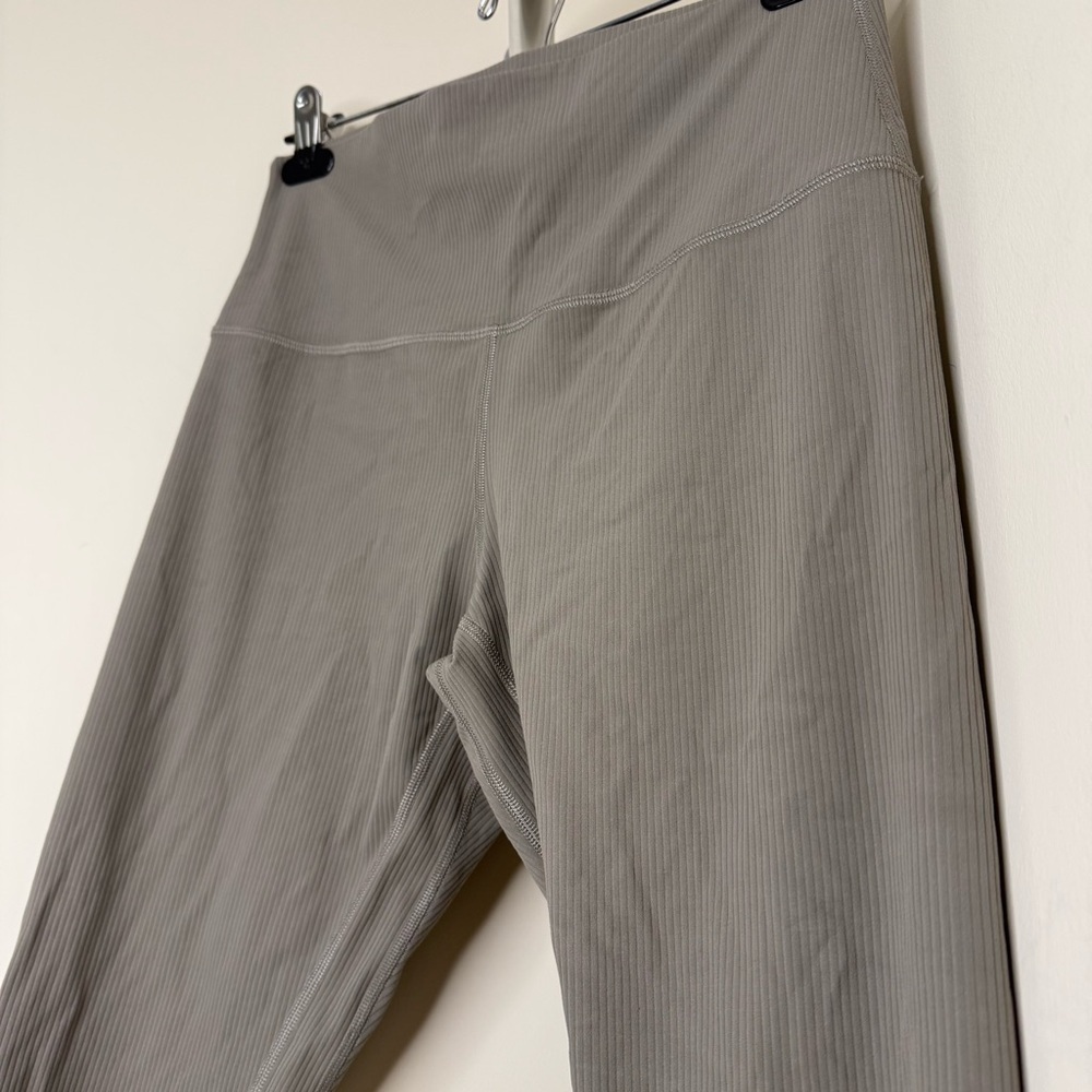 Lululemon Align Ribbed High-Rise Crop 23” | Nomad | Size 10 - Picture 6 of 10